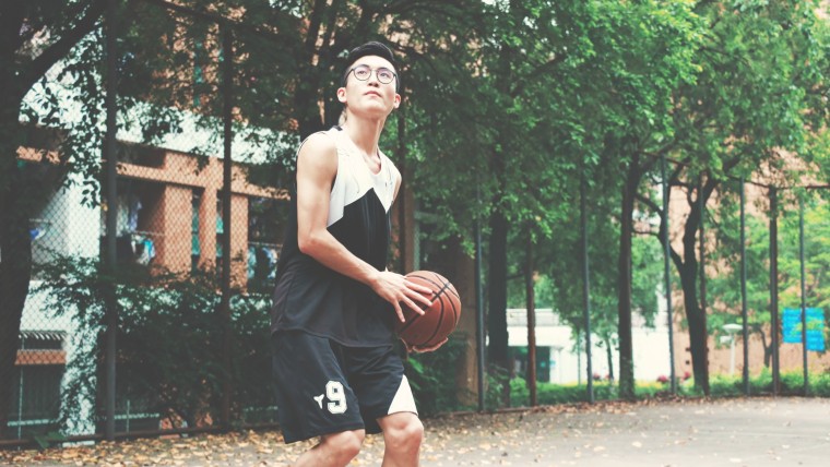 CBD Gummies for Men: A man playing basketball.