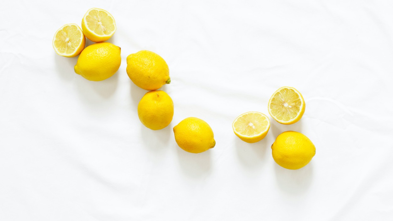 A row of lemons